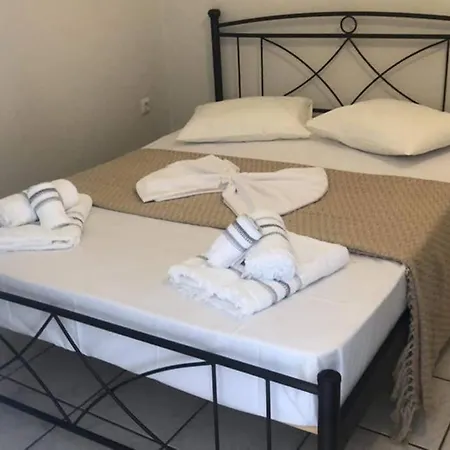 Antonis Rooms Ermoupoli Exterior photo